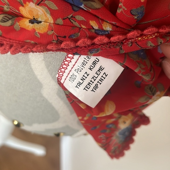 Floral M size red summer blouse - Picture 4 of 4